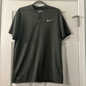 Nike Collarless Shirt Mens L AeroReact Short Sleeve Snap Button Gray Striped